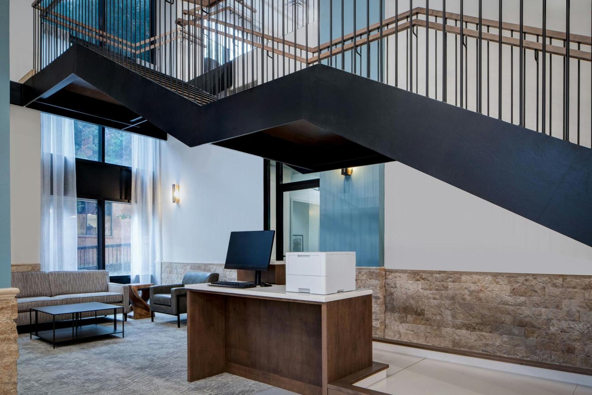 Springhill By Marriott Downtown / West End 3*